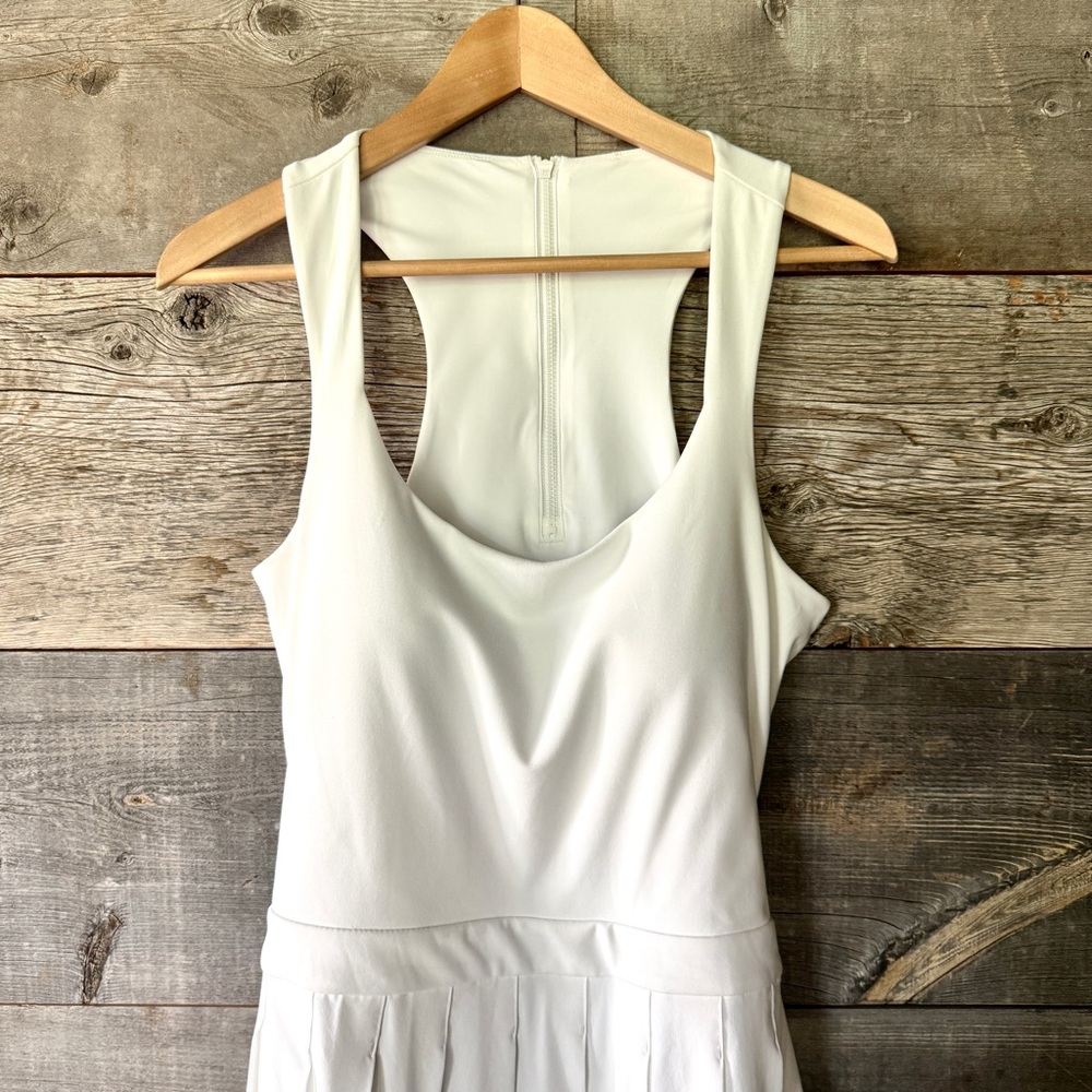 Vuori Womens Set Dress XL White Tennis Prep Pickleball Shorts Cutout Stretch Mod - Picture 7 of 15